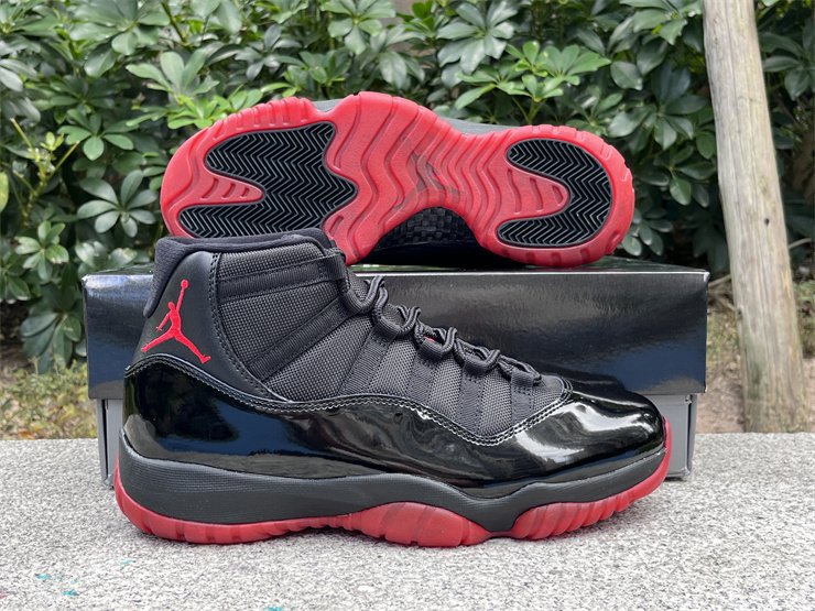 Air jordan 11 Black and Red A