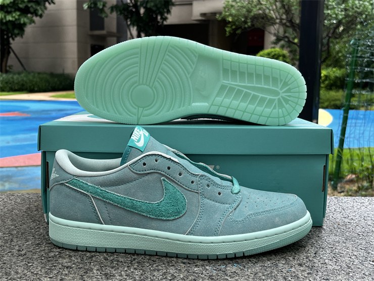 2025 Air Jordan 1 Low OG Washed Teal Iglo 1