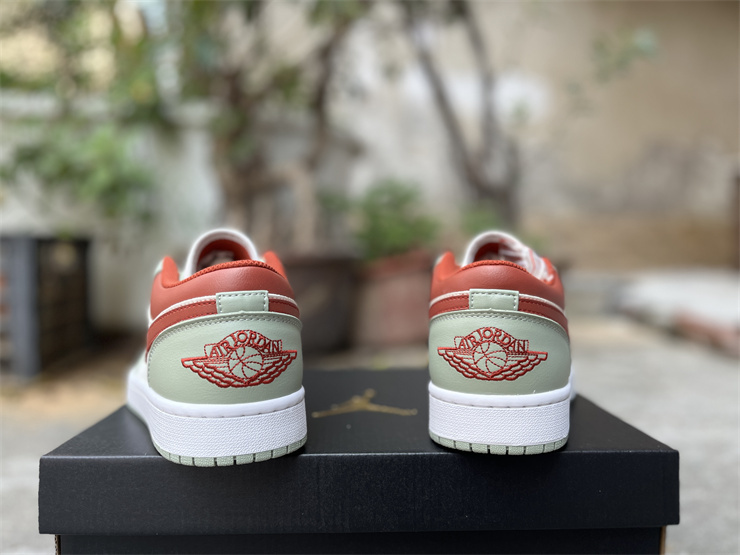 Air Jordan 1 Low Jade Horizon 553558 133 1