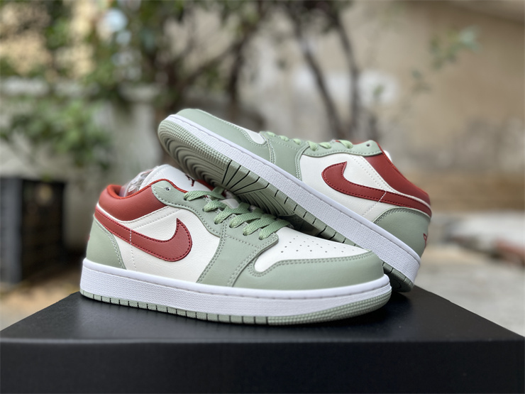 Air Jordan 1 Low Jade Horizon 553558 133 2
