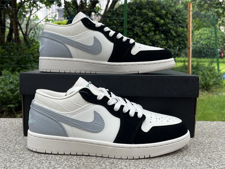 Air Jordan 1 Low Sail Light Smoke Grey