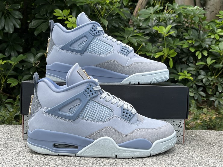 Men's Air Jordan 4 UNC Tar Heels PE HV9204-407