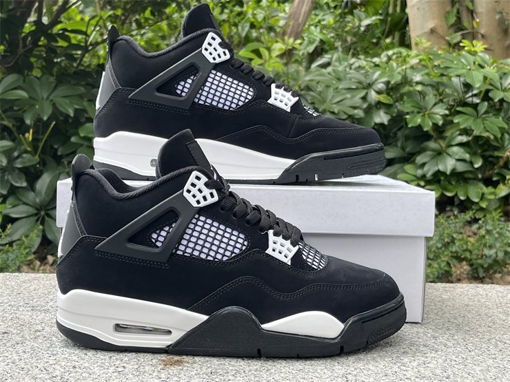 Air Jordan 4 White Thunder (W/M Sizes)