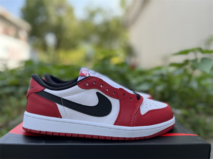 Men's Air Jordan 1 Low OG Chicago Varsity Red 2025