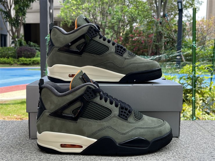 Men's Air Jordan 4 Retro x Undefeated Deep Green and Clementine