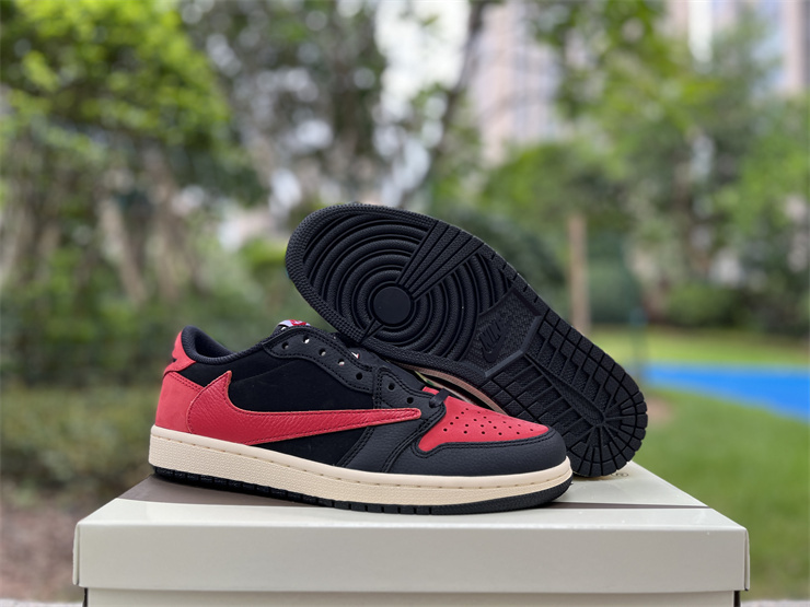 Travis Scott x Air Jordan 1 Low Bred 1
