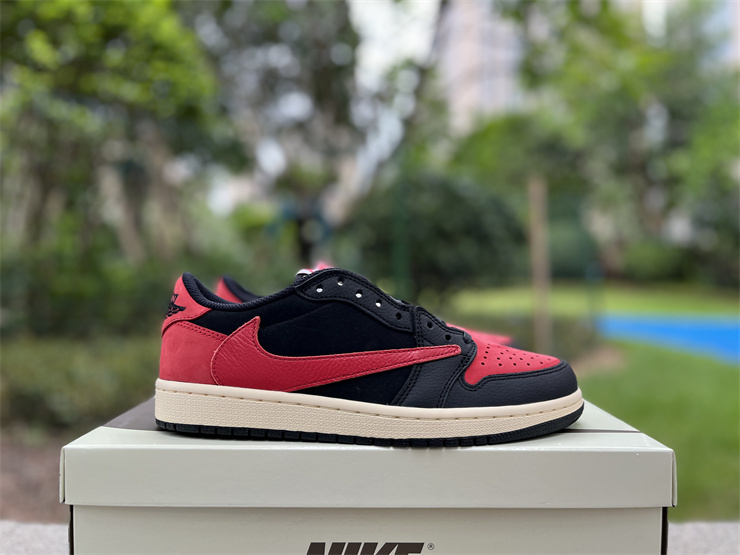 Travis Scott x Air Jordan 1 Low Bred