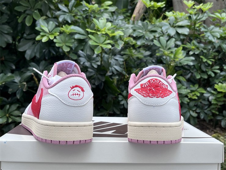 Travis Scott x Air Jordan 1 Low OG Shy Pink 1 4