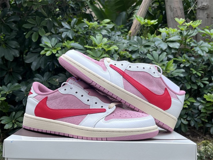 Travis Scott x Air Jordan 1 Low OG Shy Pink 5